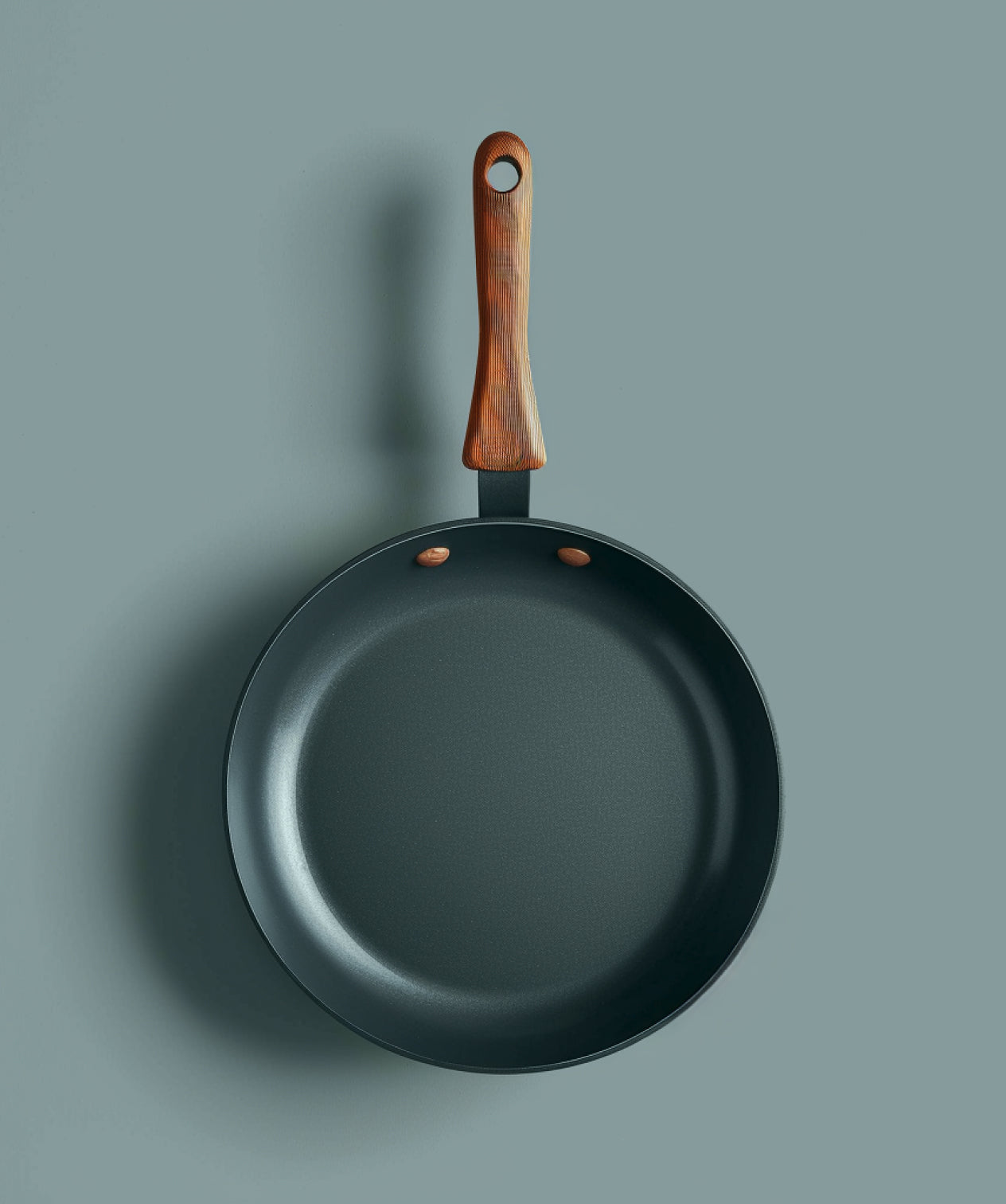 Wood-handle Skillet